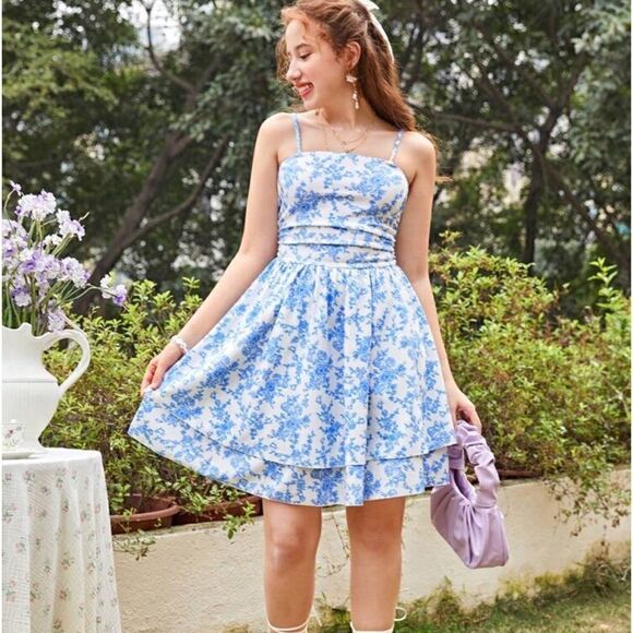 Knit Blue and White Casual Floral Sundress with 2 layer skirt and fitted bodice - Picture 13 of 16
